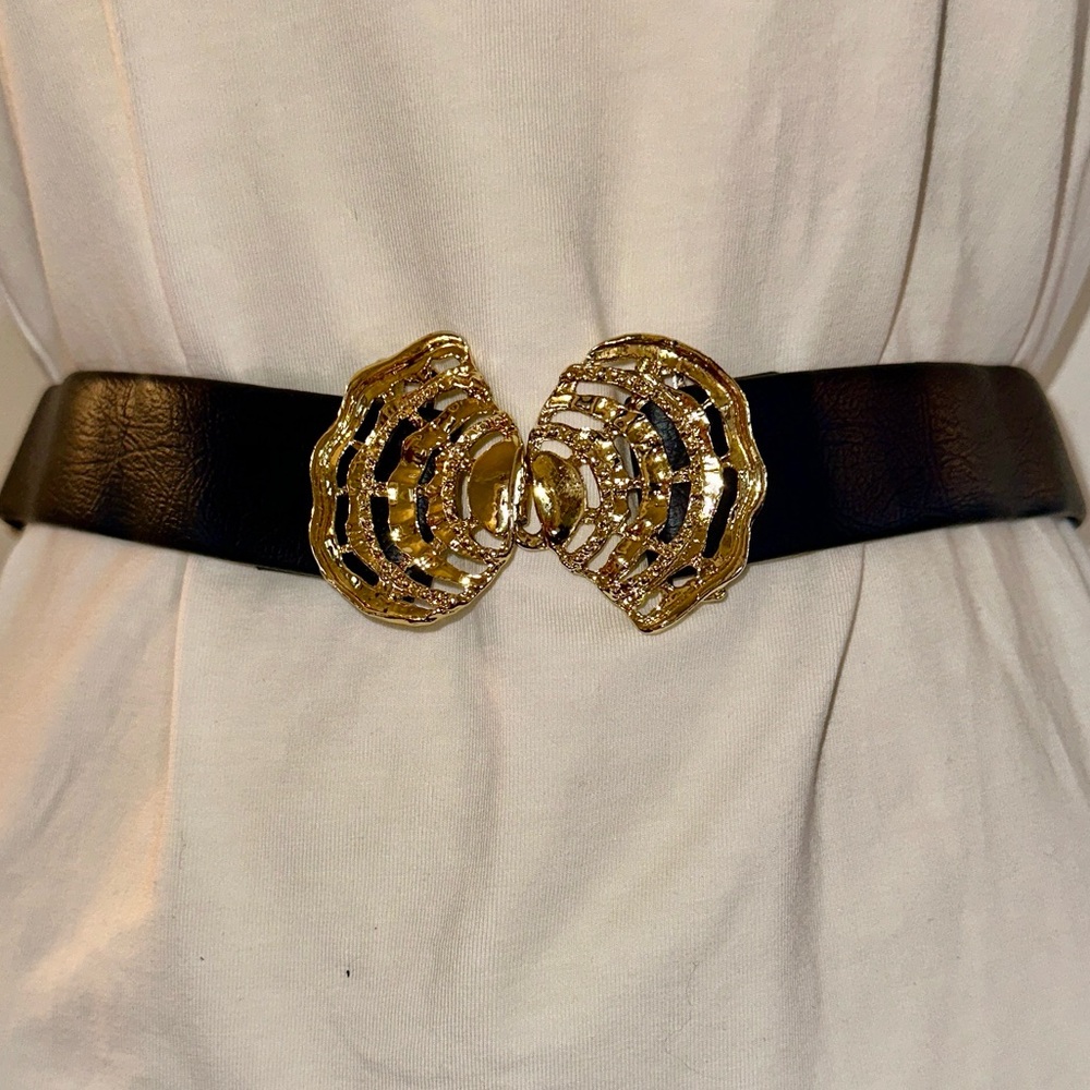 Vintage 70s/80s Dark Navy Blue Adjustable Belt with Gold‎ Seashell Buckle